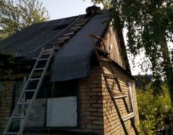 В Пензе 81-летний дачник умер на крыше
