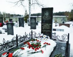В Пензе почтили память погибшего в Чечне бойца