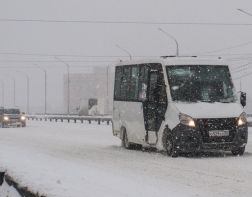﻿Автобусы и маршрутки в Пензе едут мимо остановок