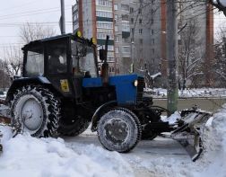 В Пензенской области все службы мобилизуют на борьбу со снежными заносами