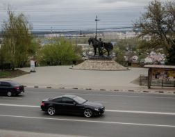 На Тухачевского планируют запретить парковку