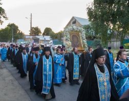Сотни пензенцев прошли за иконой Божией Матери крестным ходом