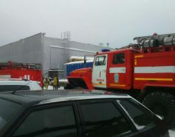 Пензенцы: в Терновке горит торговый центр