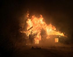 Под Пензой пожар уничтожил крышу жилого дома 