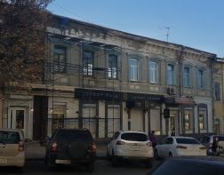 Злополучный дом на Московской начали ремонтировать