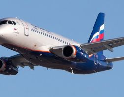 ﻿﻿Летевший в Самару Superjet вернулся в Шереметьево 
