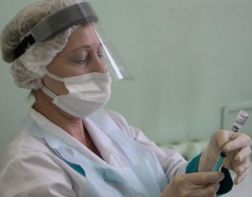 ﻿﻿В Пензе почти 4000 жителей получили прививку от коронавируса на рабочем месте 