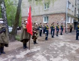 Пензенские ветераны принимают парад Победы дома