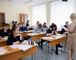 Две пензенские школьницы сдали ЕГЭ по обществознанию на 100 баллов