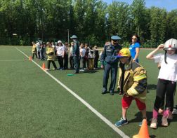 Зареченские пожарные провели для школьников спортивный праздник