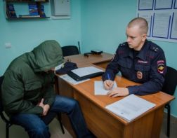 Двое кузнечан пытались по-разному «купить» полицейских за 15 тысяч рублей