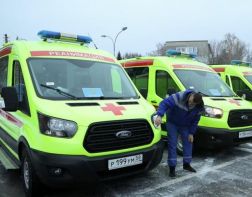 Пензенские больницы получили восемь новых автомобилей скорой помощи