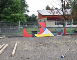 В Пензе в Олимпийском парке устанавливают новую детскую площадку 