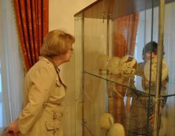 В Пензе открылась выставка резьбы по скорлупе страусиных яиц 
