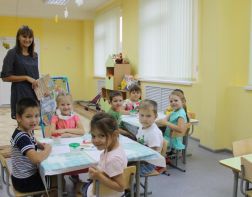 Молодым воспитателям выплатят по 35 тысяч рублей