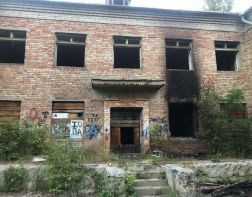 В Заречном загорелось здание бывшего детсада