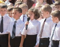 В российских школах запретили массовые мероприятия до конца 2020 года
