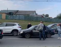 Пензенцы: водитель врезался в машину с ребенком