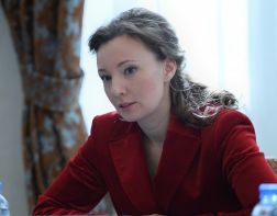 Анна Кузнецова прокомментировала стрельбу в колледже Благовещенска
