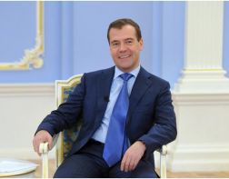 С наступающим юбилеем Пензенский драмтеатр поздравил Дмитрий Медведев