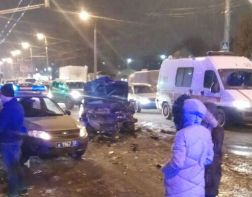 В массовой аварии на Карпинского пострадали 4 человека