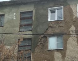 В Пензе у дома №34 на Краснова обрушилась стена