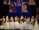 Финальное дефиле в свадебных платьях стало фееричным завершением конкурса