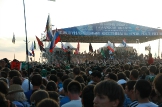 На фестиваль собрались тысячи поклонников рока